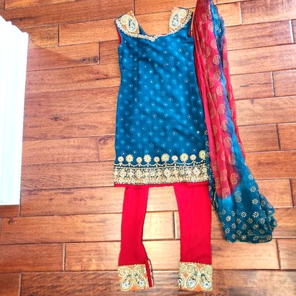 Fancy Indian suit - Picture 3 of 11